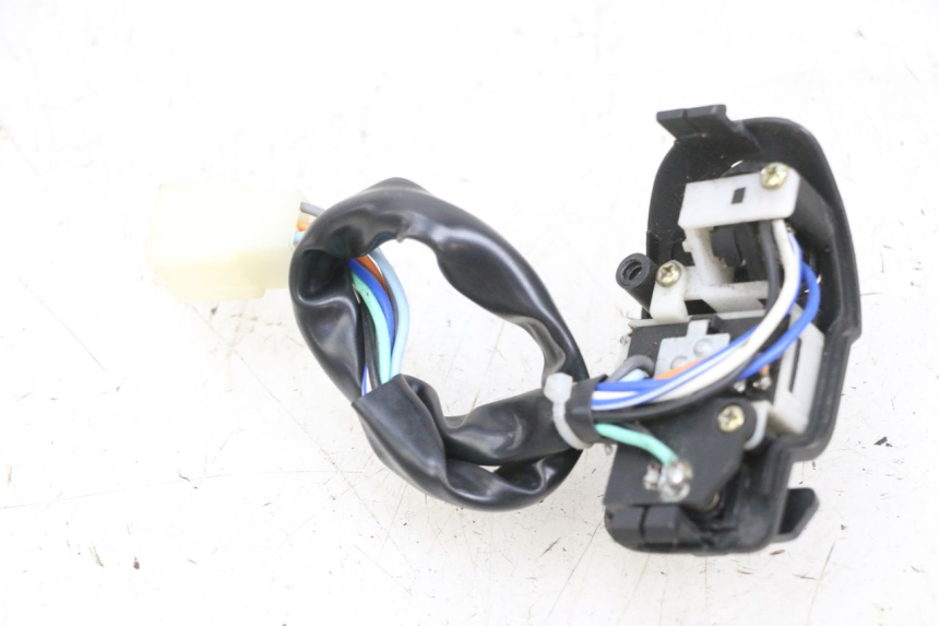 photo de LINKER STUURSCHAKELAAR EFUN PUSA 1 - Technische close-up