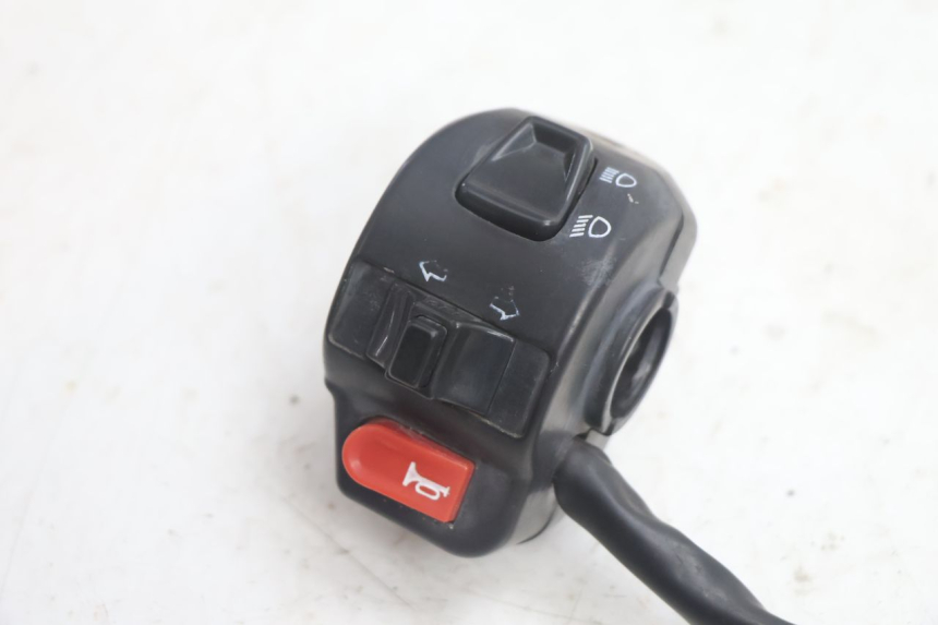 photo de LINKER SCHAKELAAR RAZZO QTR 50 (2011 - 2018) - Detail van het onderdeel