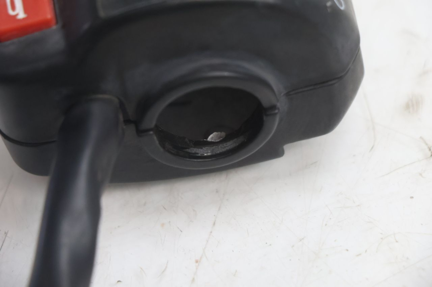 photo de LINKER SCHAKELAAR RAZZO QTR 50 (2011 - 2018) - Zoom op gebruiksstaat