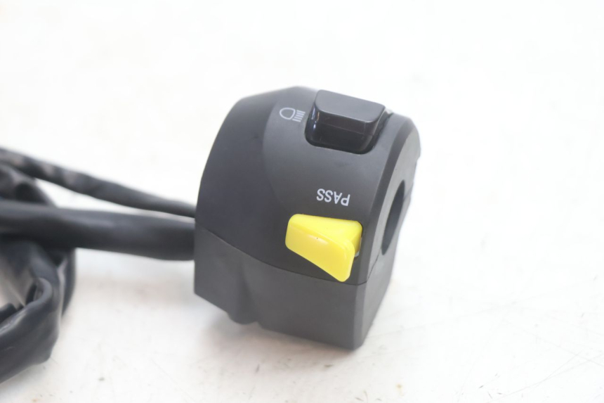 photo de LINKER SCHAKELAAR JM MOTORS R-MAX TECH 50 (2024 - 2026) - Andere kijkhoek