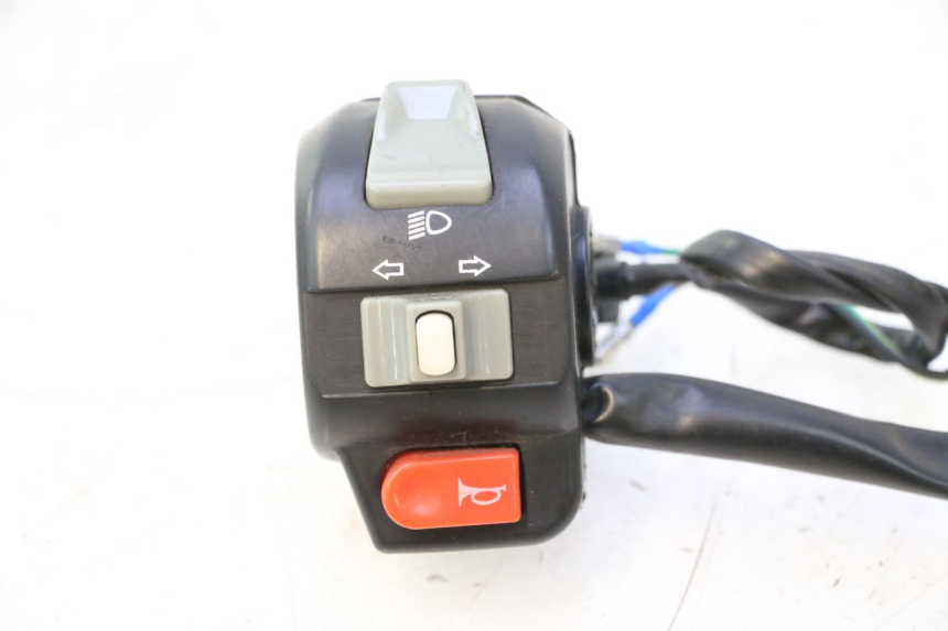 photo de LINKER STUURSCHAKELAAR VASTRO R-ONE 4T 50 (2014 - 2022) - Markeringen en referenties