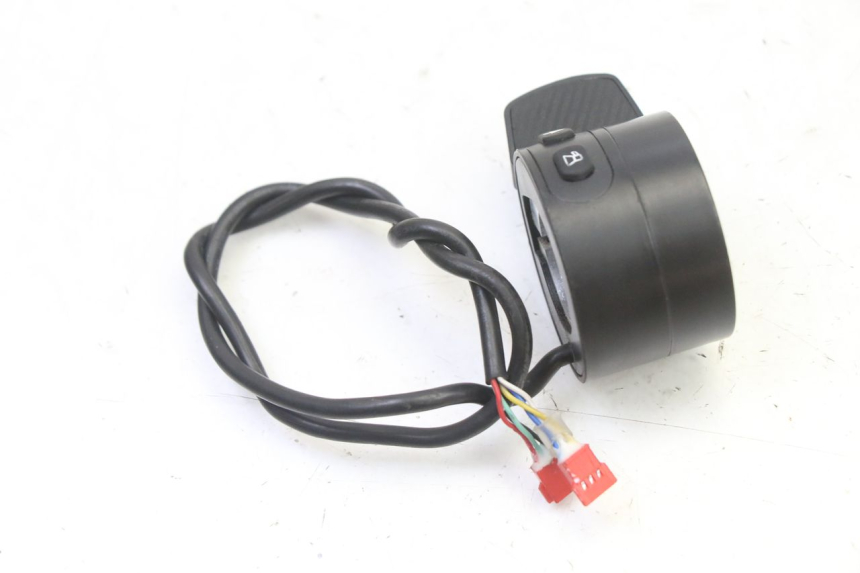 photo de LINKER STUURSCHAKELAAR PUNK ELECTRIC RIDER 1 - Technische close-up