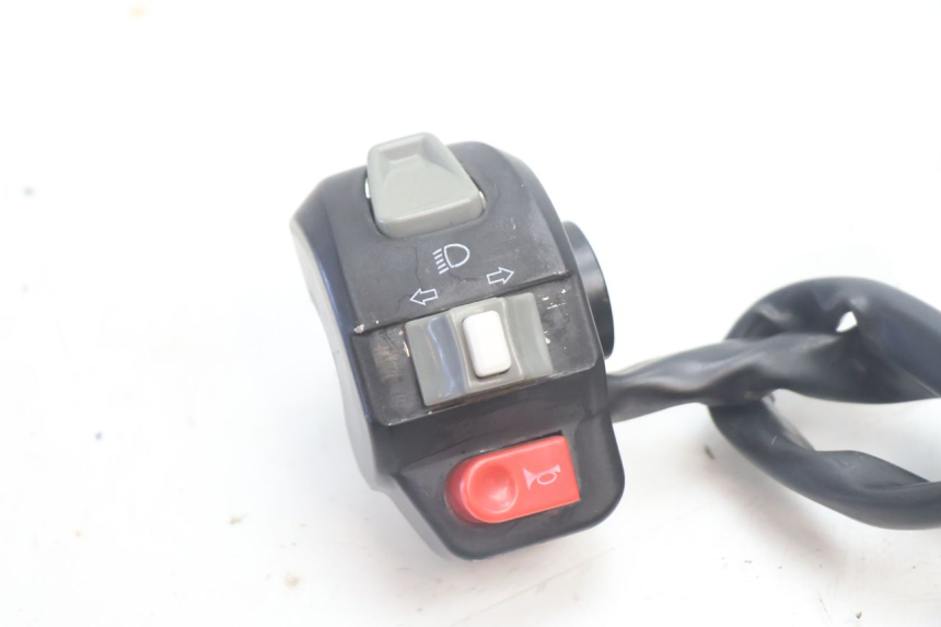 photo de LINKER STUURSCHAKELAAR TNT MOTOR ROMA 10' 2T 50 (2011 - 2018) - Detail van het onderdeel