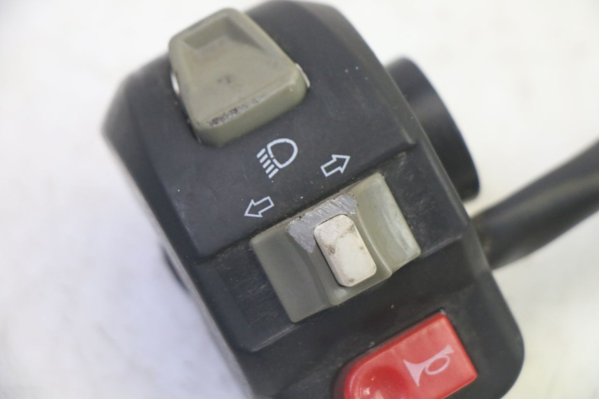 photo de LINKER STUURSCHAKELAAR TNT MOTOR ROMA 10' 4T 50 (2019 - 2022) - Zoom op gebruiksstaat