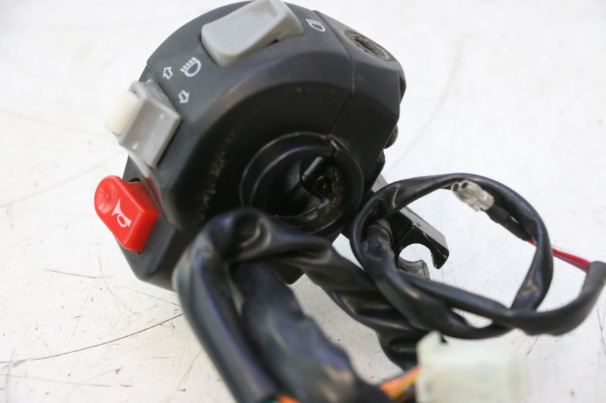 photo de LINKER STUURSCHAKELAAR TNT MOTOR ROMA 12' 2T 50 (2007 - 2018) - Detail van het onderdeel
