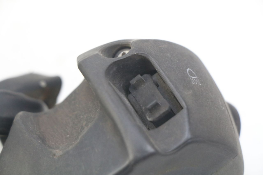 photo de LINKER STUURSCHAKELAAR PEUGEOT SATELIS COMPRESSOR K15 125 (2006 - 2009) - Technische close-up