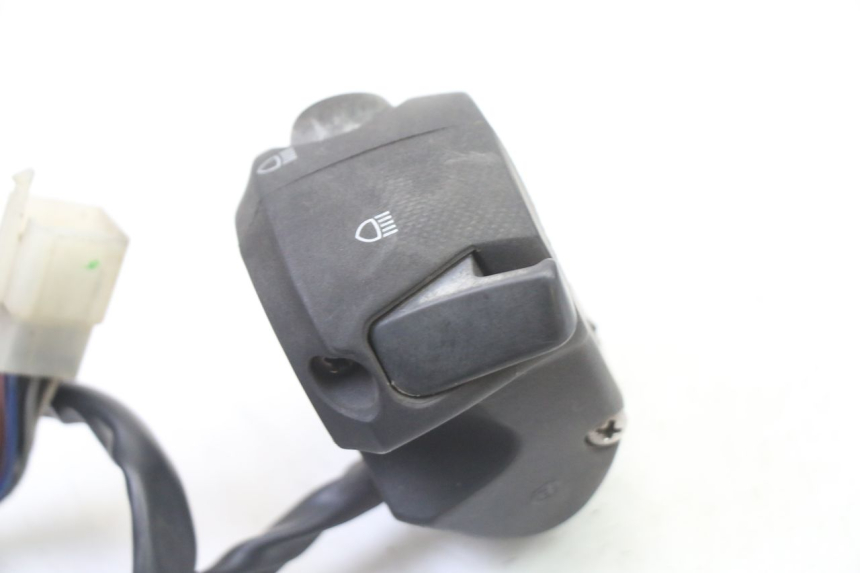 photo de LINKER STUURSCHAKELAAR PEUGEOT SATELIS 250 (2006 - 2012) - Technische close-up