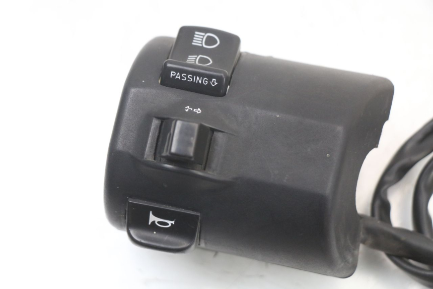 photo de LINKER STUURSCHAKELAAR APRILIA SCARABEO GT 125 (1999 - 2007) - Detail van het onderdeel