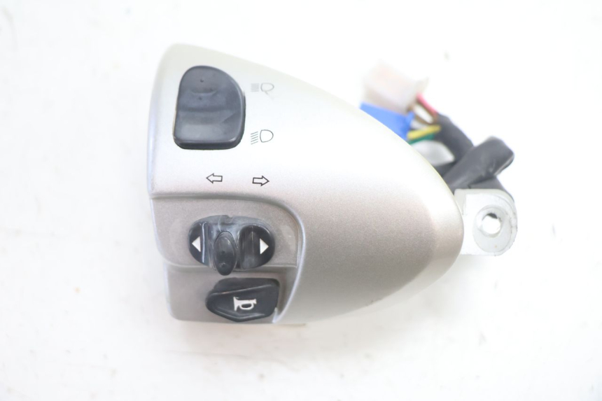 photo de LINKER SCHAKELAAR FYM SCOOTERONE 125 (2006 - 2008) - Hoofdaanzicht