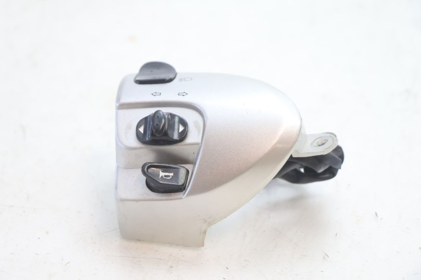 photo de LINKER SCHAKELAAR FYM SCOOTERONE 125 (2006 - 2008) - Zoom op gebruiksstaat