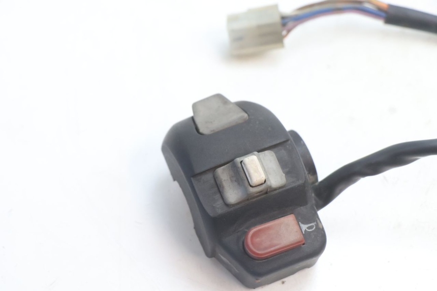 photo de LINKER STUURSCHAKELAAR PEUGEOT SPEEDFIGHT LC 50 (1996 - 2002) - Detail van het onderdeel