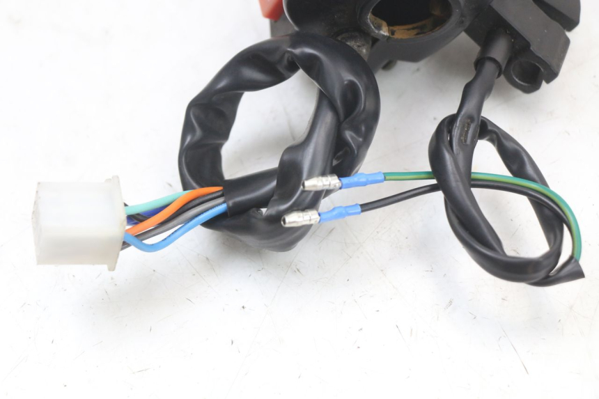 photo de LINKER STUURSCHAKELAAR VASTRO STREET X 4T 50 (2016 - 2021) - Bevestigingspunten