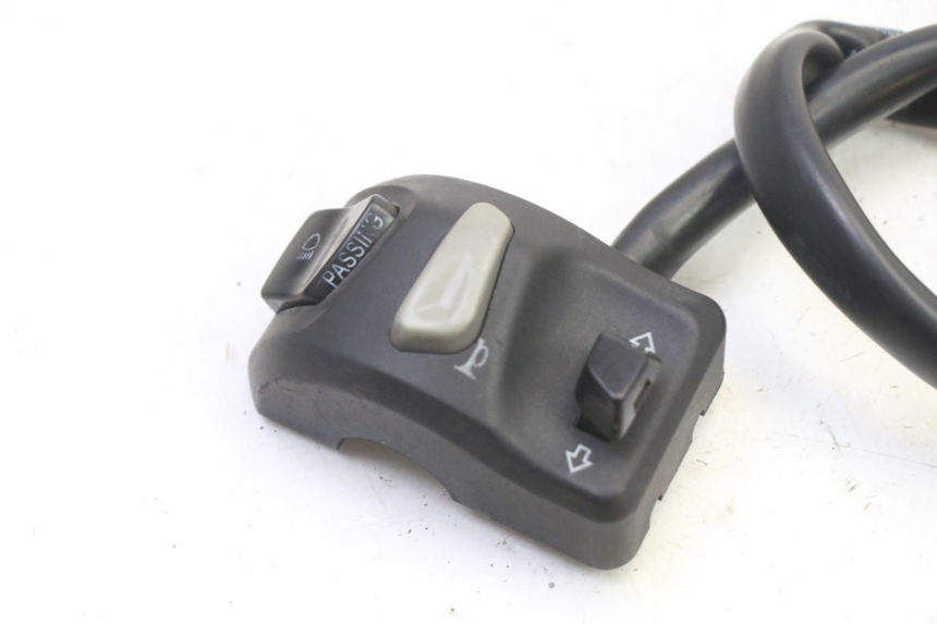 photo de LINKER STUURSCHAKELAAR PEUGEOT STREETZONE I NAKED 2T 50 (2018 - 2020) - Zoom op gebruiksstaat