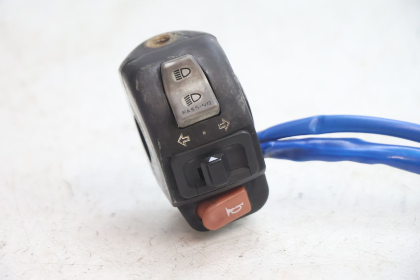 photo de LINKER SCHAKELAAR KYMCO SUPER 8 2T 50 (2007 - 2013) - Detail van het onderdeel