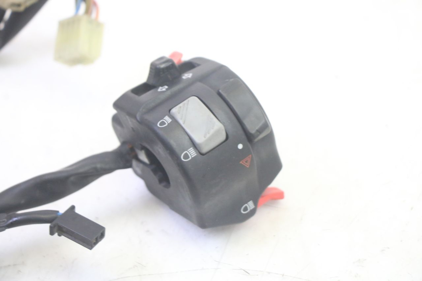 photo de LINKER STUURSCHAKELAAR YAMAHA TDM ABS 900 (2002 - 2014) - Technische close-up