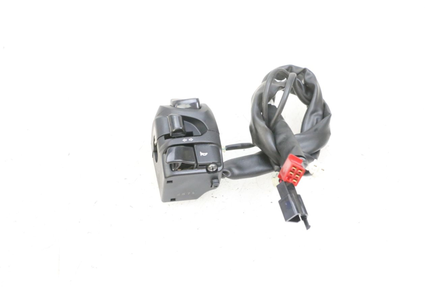 photo de LINKER STUURSCHAKELAAR YAMAHA TRICITY 300 (2020 - 2024) - Technische close-up