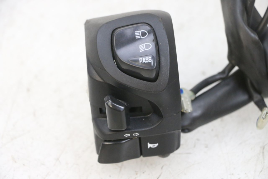 photo de LINKER STUURSCHAKELAAR YAMAHA TRICITY 300 (2020 - 2024) - Gecontroleerd onderdeel