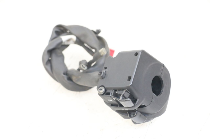 photo de LINKER STUURSCHAKELAAR YAMAHA XMAX X-MAX ABS 125 (2017 - 2020) - Zoom op gebruiksstaat