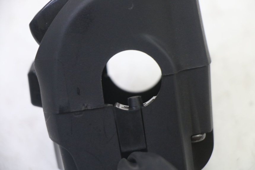 photo de LINKER STUURSCHAKELAAR YAMAHA XMAX X-MAX 125 (2021 - 2025) - Bevestigingspunten