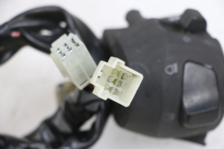 photo de LINKER STUURSCHAKELAAR YAMAHA X-MAX XMAX 125 (2010 - 2013) - Andere kijkhoek