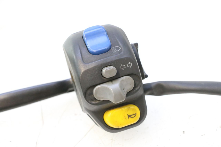 photo de LINKER STUURSCHAKELAAR YAMAHA YP MAJESTY 125 (1998 - 2001) - Detail van het onderdeel
