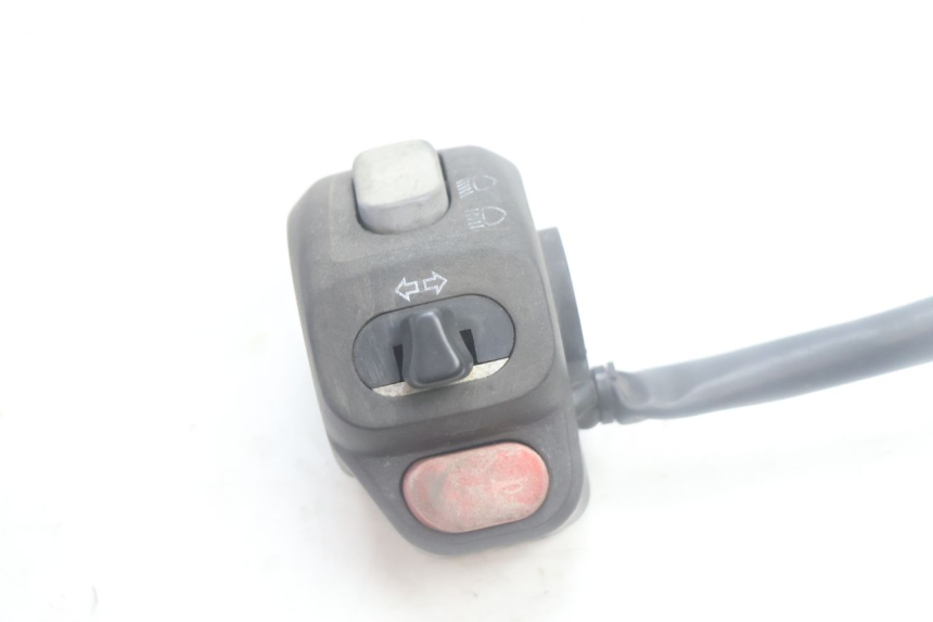photo de LINKER STUURSCHAKELAAR YAMAHA YP MAJESTY 125 (2002 - 2006) - Detail van het onderdeel