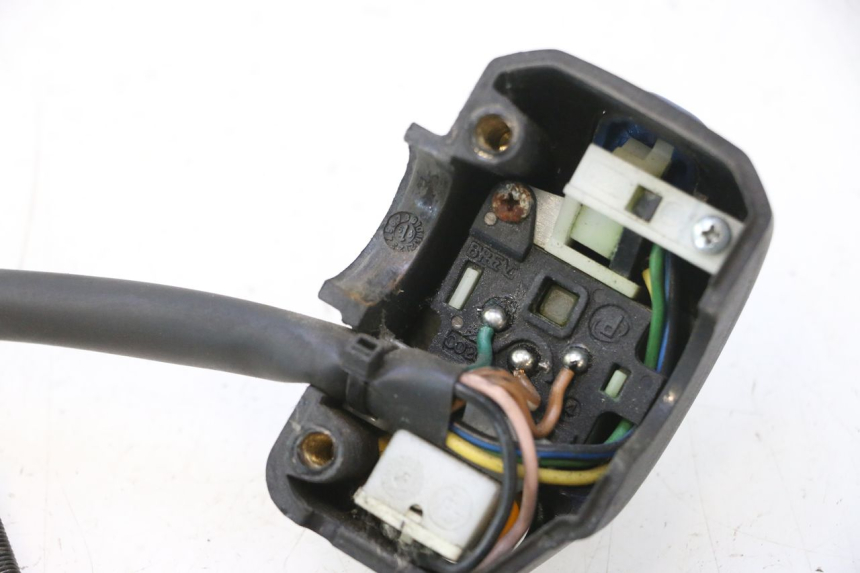 photo de LINKER STUURSCHAKELAAR YAMAHA YP MAJESTY 125 (1998 - 2001) - Andere kijkhoek