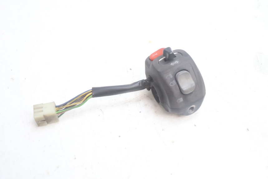 photo de LINKER STUURSCHAKELAAR YAMAHA YP MAJESTY 125 (2002 - 2006) - Zoom op gebruiksstaat