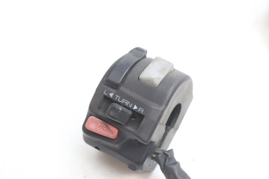 photo de LINKER SCHAKELAAR YAMAHA YZF R GENESIS 750 (1993 - 1998) - Detail van het onderdeel