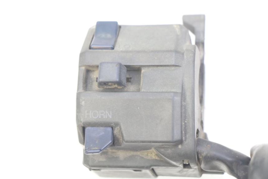 photo de LINKER STUURSCHAKELAAR KAWASAKI ZEPHYR 1100 ( - 1995) - Detail van het onderdeel