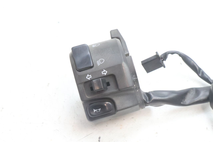 photo de LINKER STUURSCHAKELAAR KAWASAKI ZZR 600 (1995 - 2004) - Detail van het onderdeel