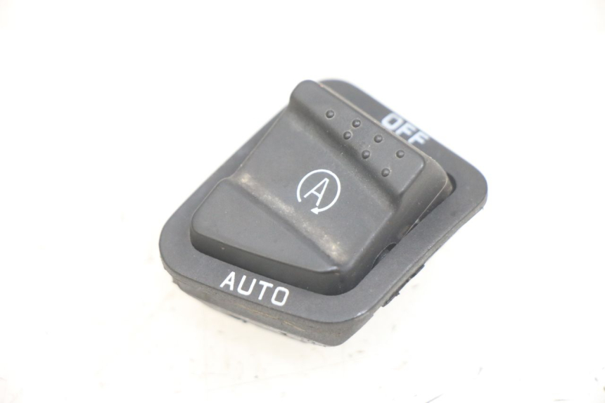 photo de STUURSCHAKELAAR PIAGGIO MEDLEY 125 (2016 - 2023) - Detail van het onderdeel