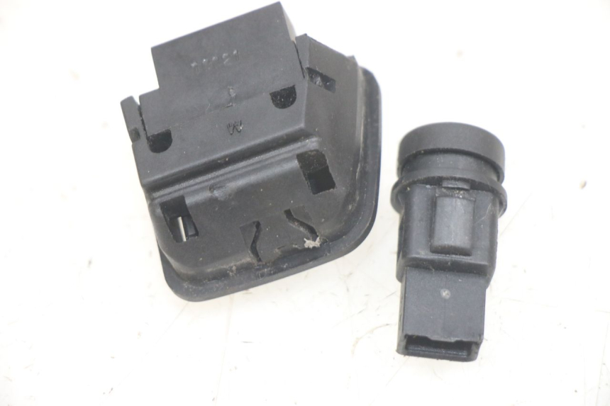 photo de STUURSCHAKELAAR PIAGGIO MEDLEY 125 (2016 - 2023) - Zoom op gebruiksstaat