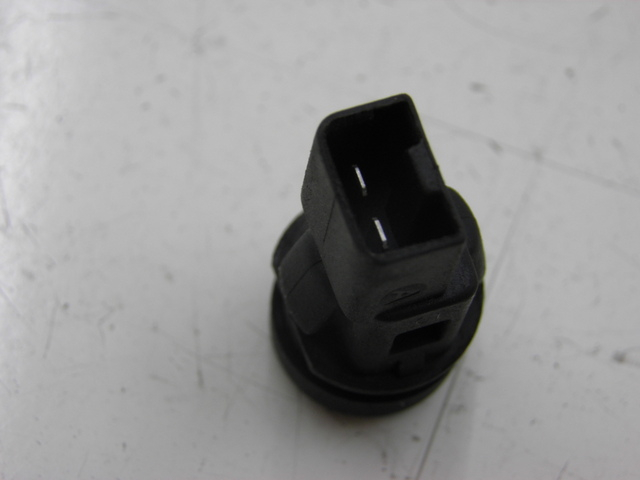 photo de STUURSCHAKELAAR PIAGGIO BEVERLY 125 (1998 - 2005) - Detail van het onderdeel