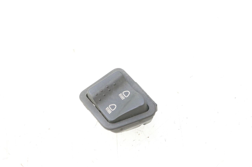 photo de SCHAKELAAR KOPLAMP HOOGTE PIAGGIO FLY 2T 50 (2004 - 2017) - Hoofdaanzicht