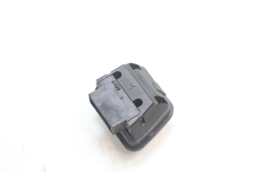photo de SCHAKELAAR KOPLAMP HOOGTE PIAGGIO MP3 LT 400 (2007 - 2012) - Andere kijkhoek