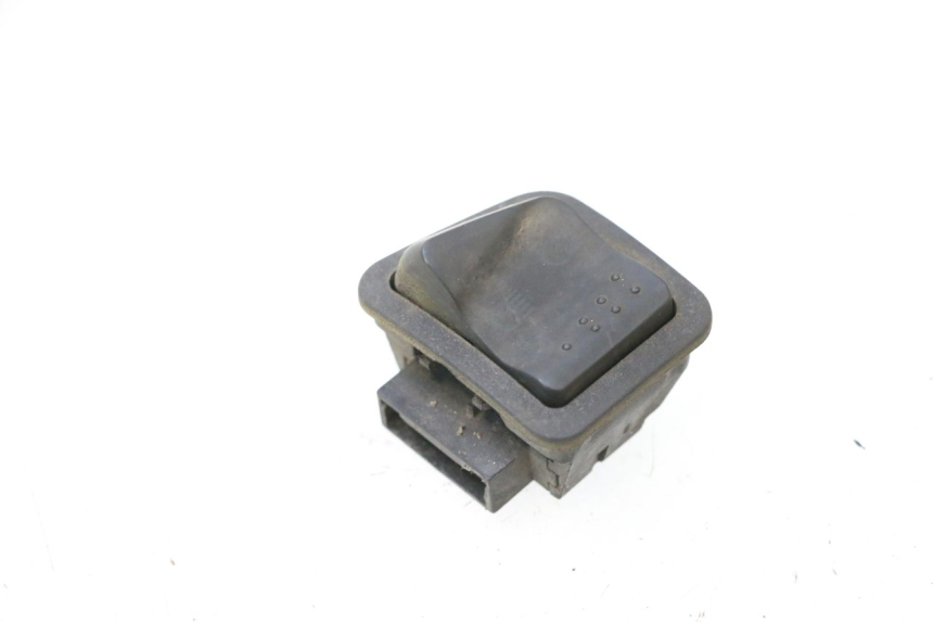 photo de SCHAKELAAR KOPLAMP HOOGTE PIAGGIO MP3 125 (2006 - 2014) - Detail van het onderdeel