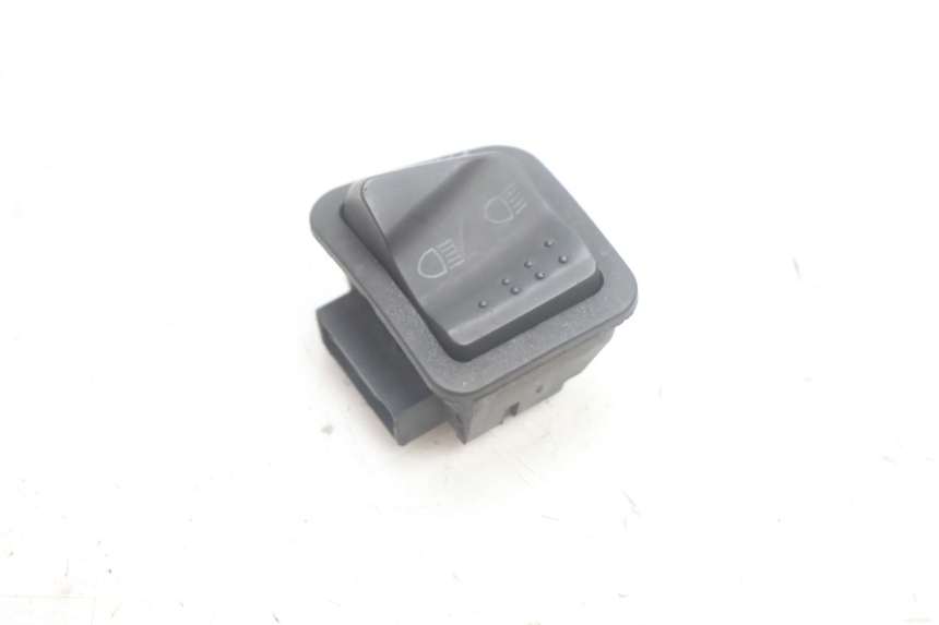 photo de SCHAKELAAR KOPLAMP HOOGTE PIAGGIO MP3 125 (2006 - 2014) - Detail van het onderdeel