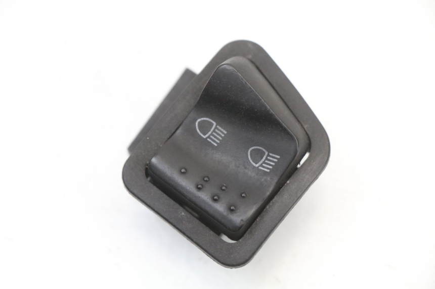 photo de SCHAKELAAR KOPLAMP VOLLEDIG PIAGGIO NEW TYPHOON 50 (2018 - 2021) - Detail van het onderdeel