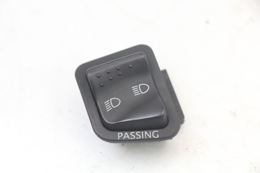 photo de SCHAKELAAR KOPLAMP HOOGTE PIAGGIO LIBERTY IGET 4T 50 (2021 - 2025) - Hoofdaanzicht