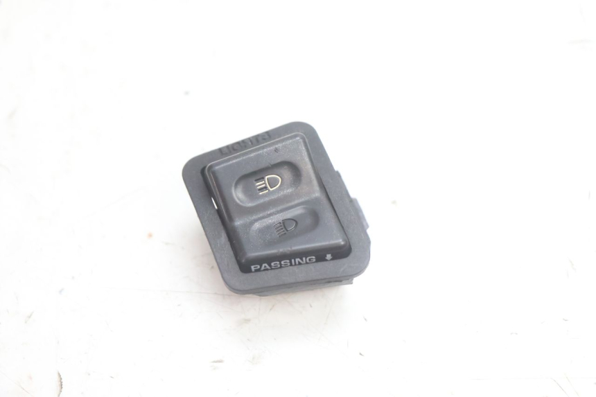 photo de SCHAKELAAR KOPLAMP HOOGTE PEUGEOT TWEET 4T 50 (2018 - 2022) - Hoofdaanzicht