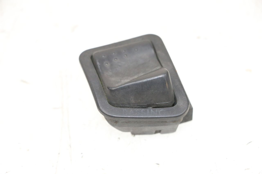 photo de SCHAKELAAR KOPLAMP HOOGTE PIAGGIO X8 125 (2004 - 2007) - Detail van het onderdeel