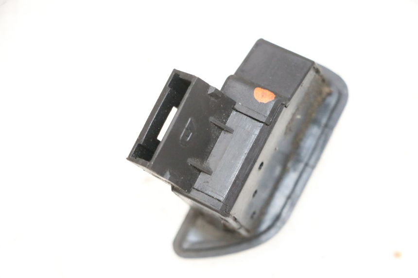 photo de ROLL LOCK SCHAKELAAR PIAGGIO MP3 HPE 300 (2019 - 2026) - Detail van het onderdeel