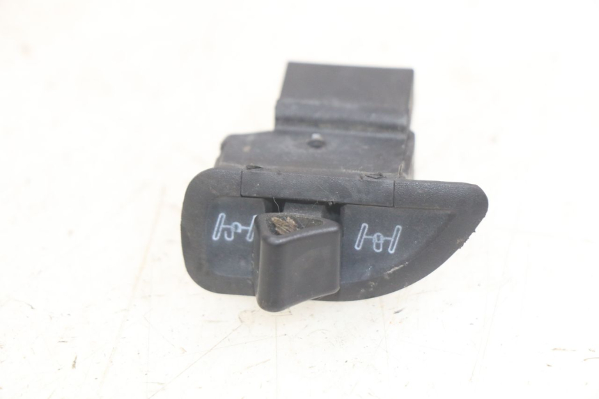 photo de ROLL LOCK SCHAKELAAR PIAGGIO MP3 LT 400 (2007 - 2012) - Hoofdaanzicht