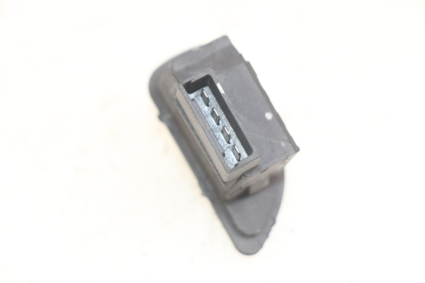 photo de ROLL LOCK SCHAKELAAR PIAGGIO MP3 LT 400 (2007 - 2012) - Zoom op gebruiksstaat