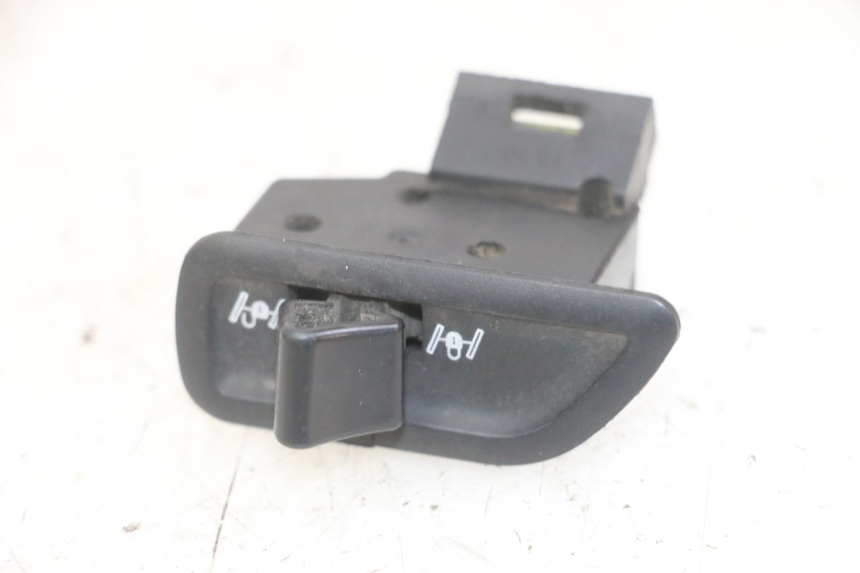 photo de ROLL LOCK SCHAKELAAR PIAGGIO MP3 LT 300 (2010 - 2016) - Hoofdaanzicht