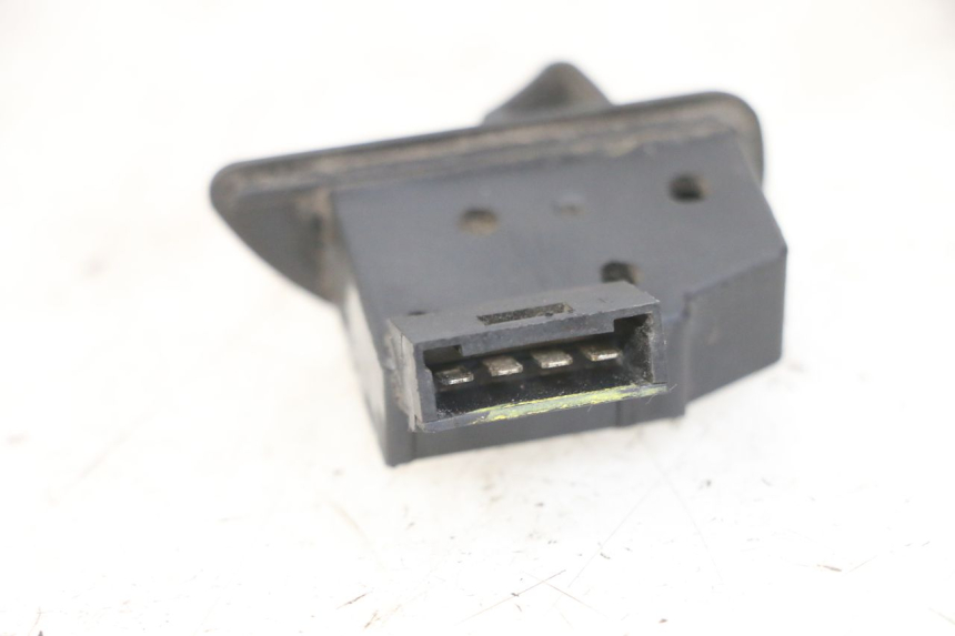 photo de ROLL LOCK SCHAKELAAR PIAGGIO MP3 LT 300 (2010 - 2016) - Zoom op gebruiksstaat