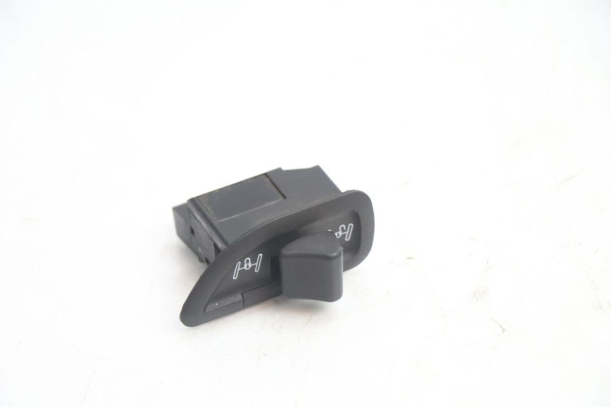 photo de ROLL LOCK SCHAKELAAR PIAGGIO MP3 LT 400 (2007 - 2012) - Hoofdaanzicht