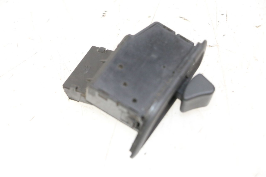 photo de SCHAKELAAR ROLL LOCK PIAGGIO MP3 500 (2014 - 2017) - Detail van het onderdeel