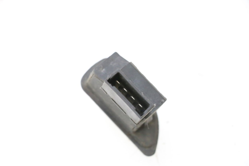 photo de ROLL LOCK SCHAKELAAR PIAGGIO MP3 125 (2006 - 2014) - Andere kijkhoek